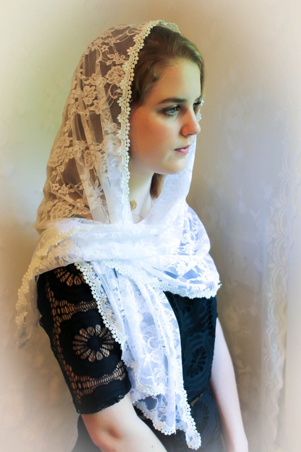 Evintage Veils Petal White Floral Vintage Inspired Lace Chapel Veil