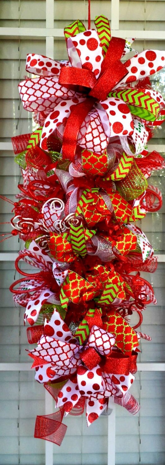 SALEChristmas Deco Mesh Teardrop Swag Wreath Red And White salechristmas-deco-mesh-teardrop-swag-wreath-red-and-white