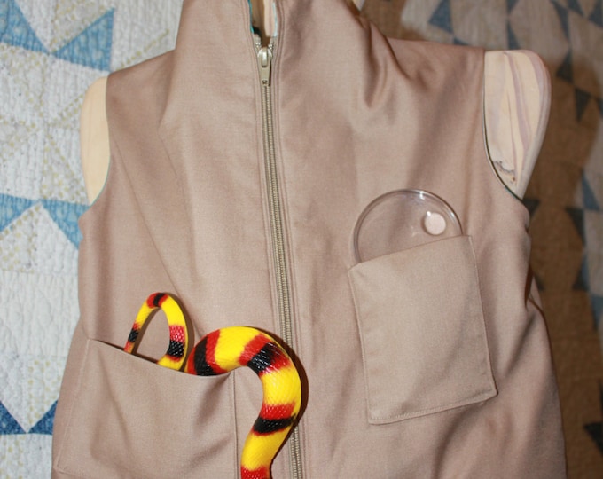 HALF PRICE ** Adventure Explorer Vest. Child Size Medium Multiple pockets for magnifying glass, bugs, snakes, rocks. Zip front, fully lined