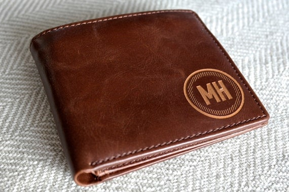 Personalized Men&#39;s Leather Wallet - Custom Engraved