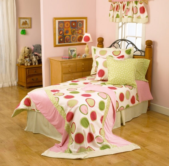 Pink and Green Dot Twin Bedding Set. MADE IN USA