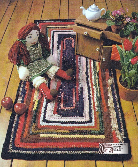 Old Fashioned Throw Rag Rug Made From Fabric Strips Vintage