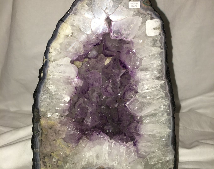 Amethyst Cathedral- Natural Amethyst Crystal Geode- Freestanding Decorative Crystal Healing Crystals \ Reiki \ Healing Stone \ Fung Shui