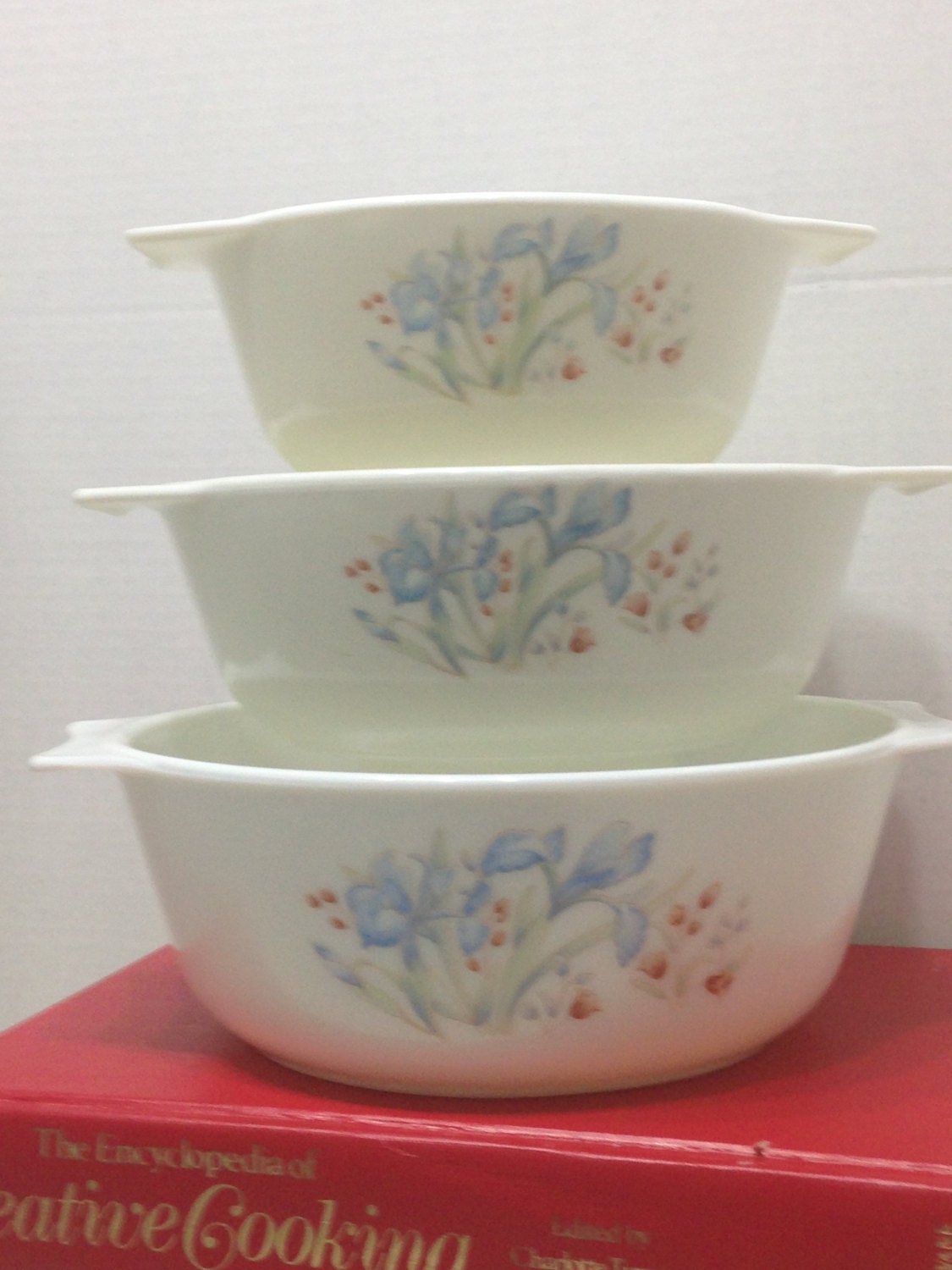 English 3PC Pyrex Blue Iris Nesting Casserole Dishes JAJ