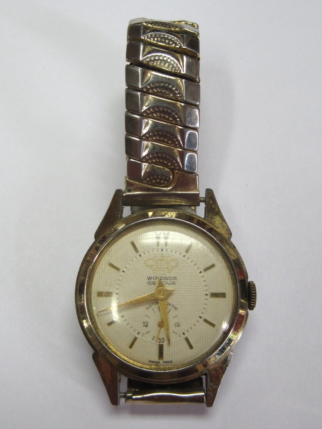 WINDSOR GENEVA Swiss Made Vintage Mens Wristwatch Antimagnetic