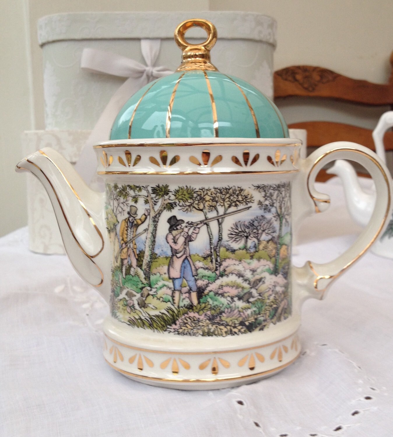 Elegant Collectable Vintage Sadler Teapot