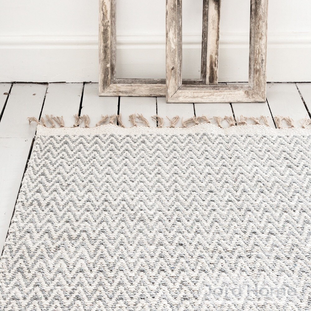 Grey Gray Geometric Chevron Rug Handwoven Cotton The Isa - ðzoom grey gray geometric chevron rug handwoven cotton the isa - ðzoom