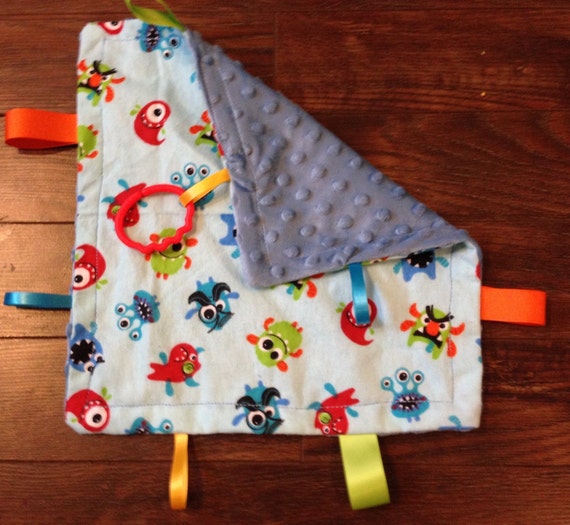 DIY Crinkly, Tag (taggie) Busy Blanket for Baby Tutorial ...