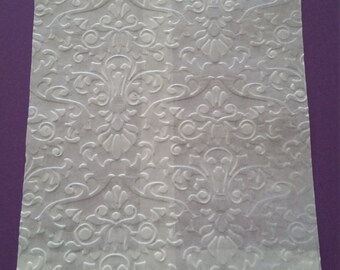 25 Medium Elegantly Embossed Glassine Bags