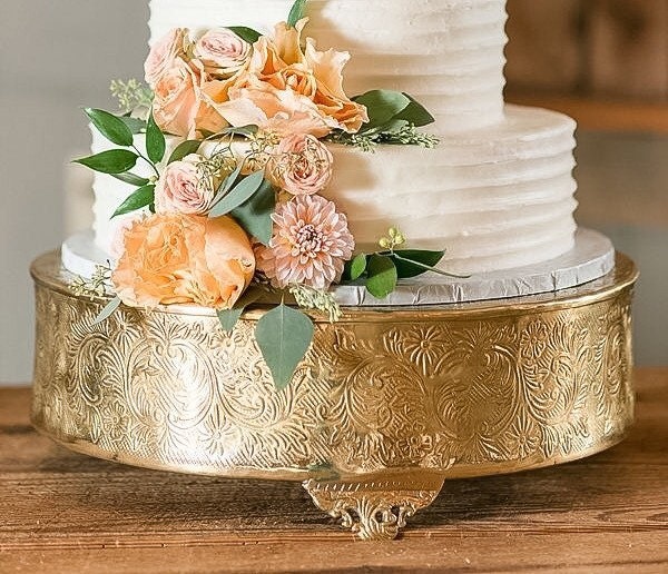  16  gold round  cake  stand  Beautiful gold cake 