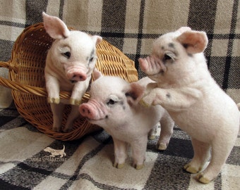 needle felted pigs-realistic pig-miniature felted sculpture