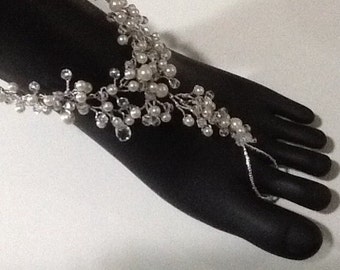 Barefoot sandals, Beach wedding barefoot sandals, Bridal barefoot sandals, Wedding barefoot sandals, Pearl and crystals barefoot sandals