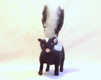 Needle Felted Animal - Skunk - Black and White - Needlefelt - Wildlife Art - Felt Animals - Felted Skunk - Felt Skunk - Gift Item