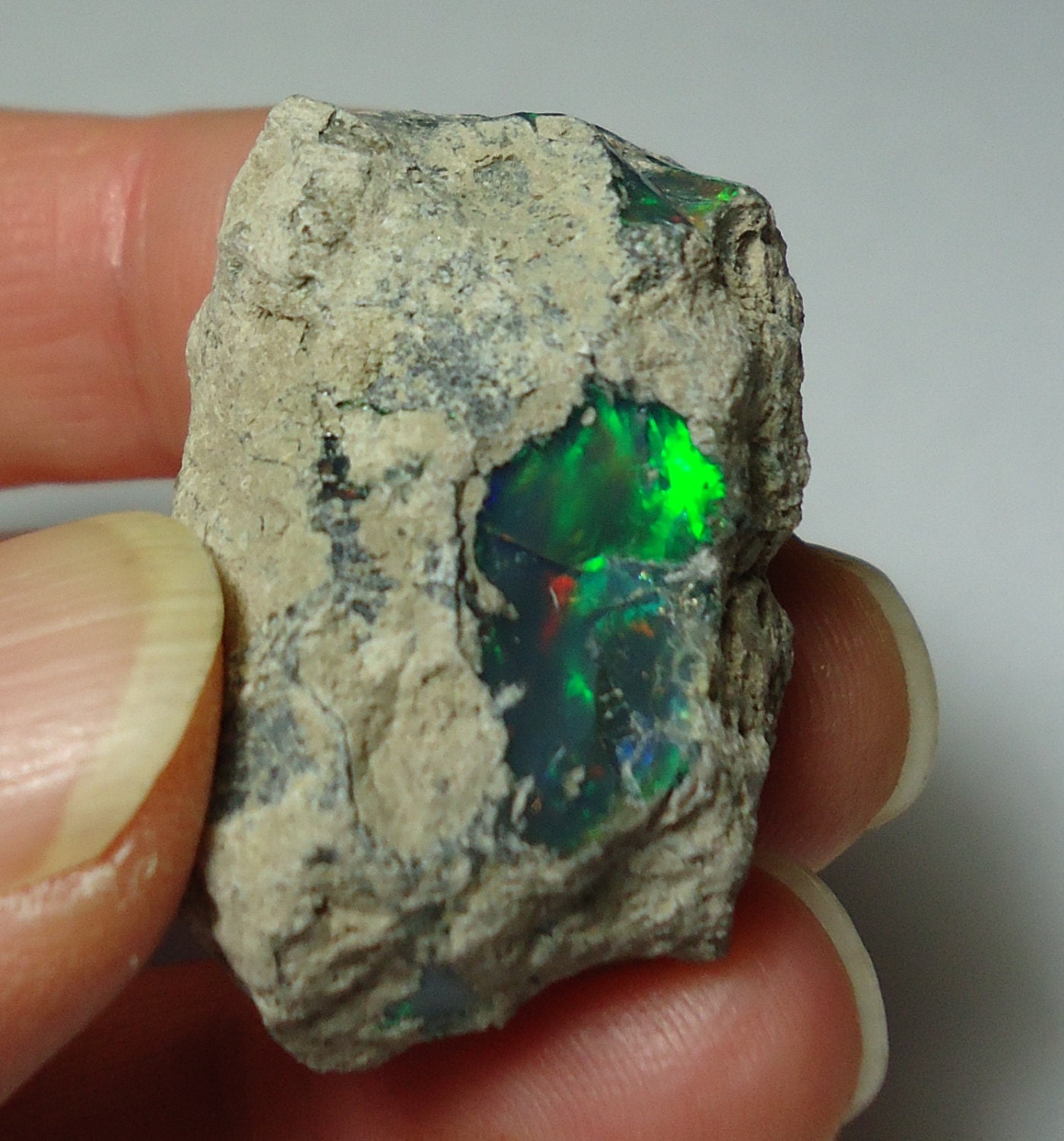 Sale BLACK OPAL 13.3 Gram Large Natural Top Quality Rainbow