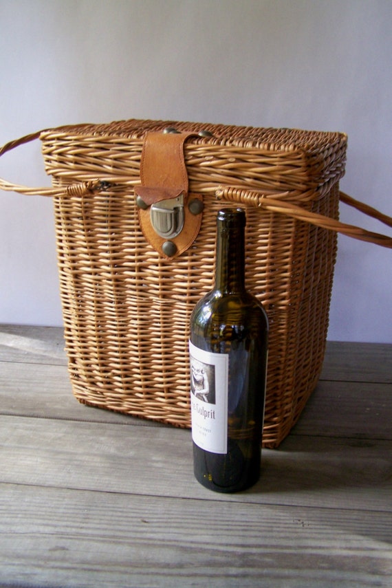 wicker wine tote