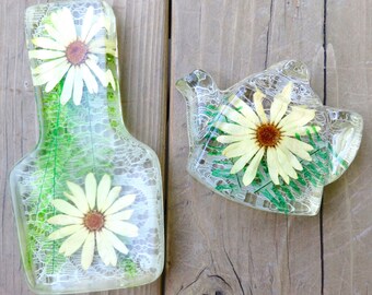 Vintage Colorflo Resin Spoon Rest and Tea Bag Caddy Daisy and Lace
