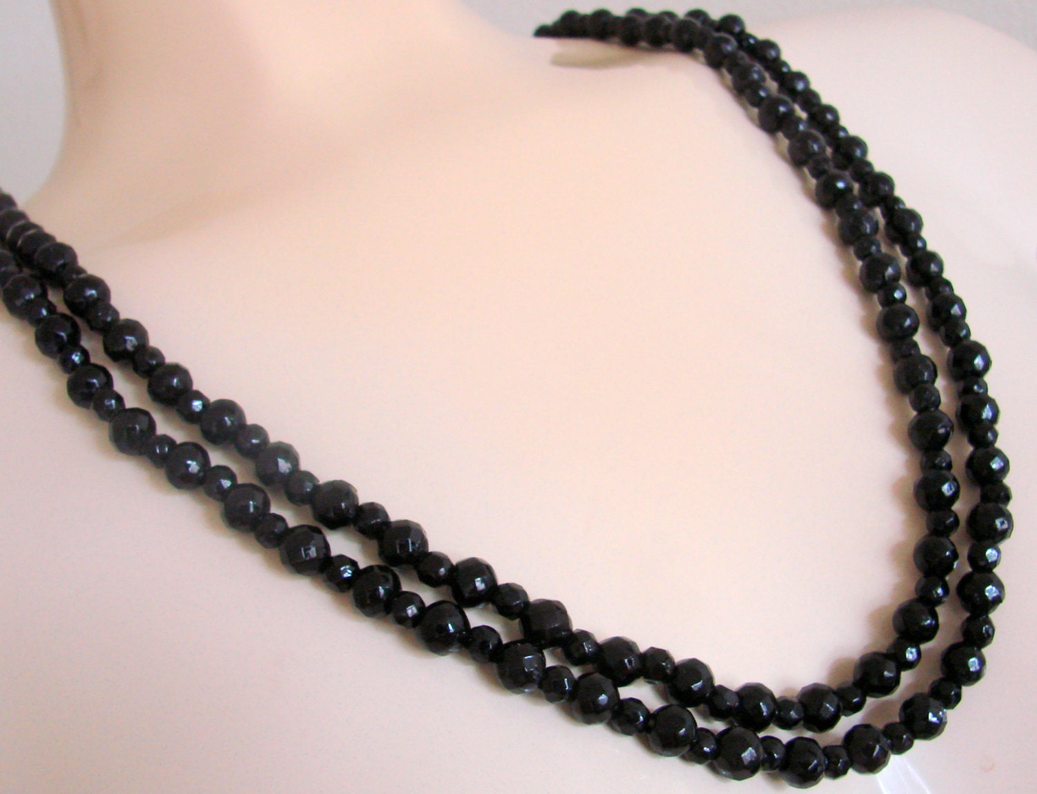 Dating necklace by clasp-in-Those Anga