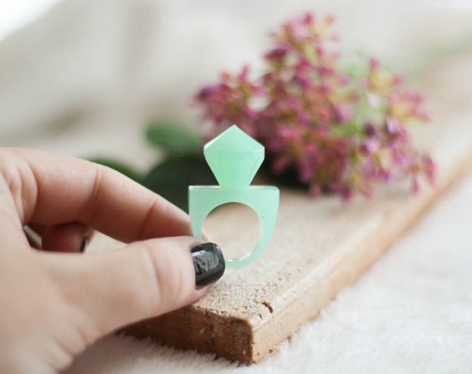 Teal Diamond Resin Ring, Unique Resin Jewelry, Mint Epoxy Ring, Stackable Resin Ring, Modern Materials Ring, Statement Resin Ring