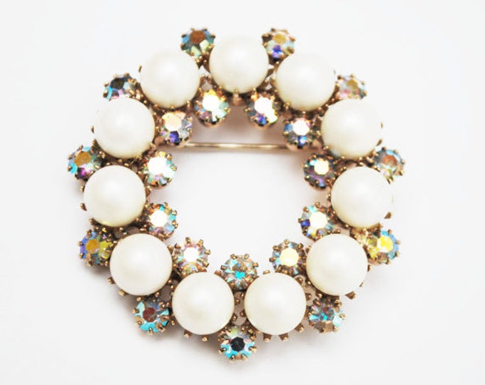 Wreath brooch Pearl Aurora Borealis Rhinestone Round Pin