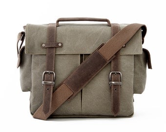 Camera Bag / Messenger Bag / Shoulder Bag / Green Canvas / TRAIL