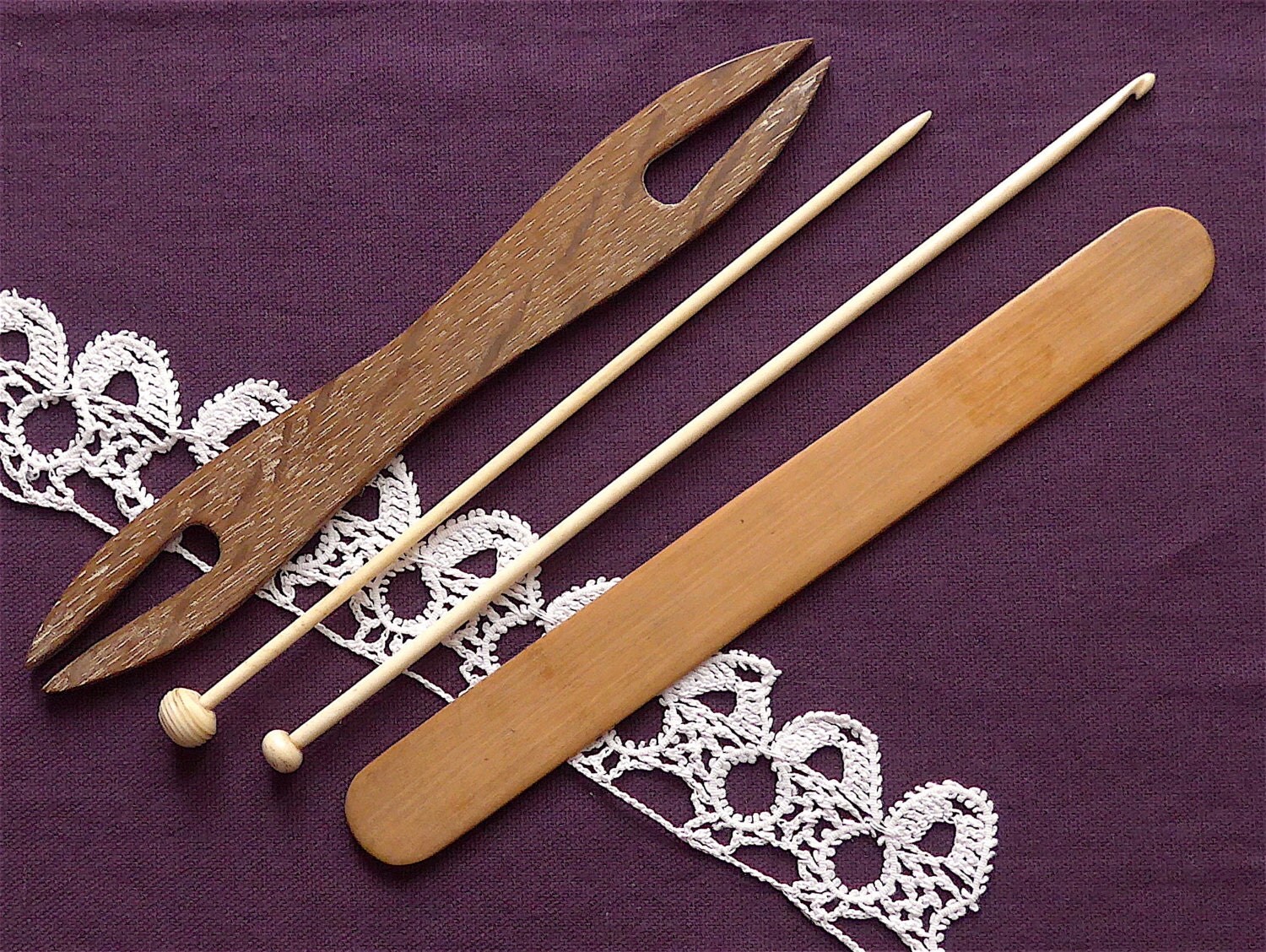 Sewing box/workbox tools antique & vintage. Wood netting
