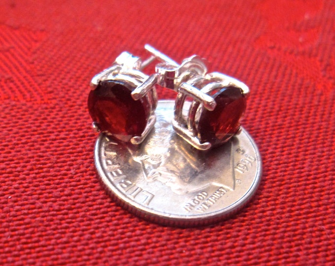 Red Garnet Studs, 7mm Round, Natural, Set in Sterling Silver E883