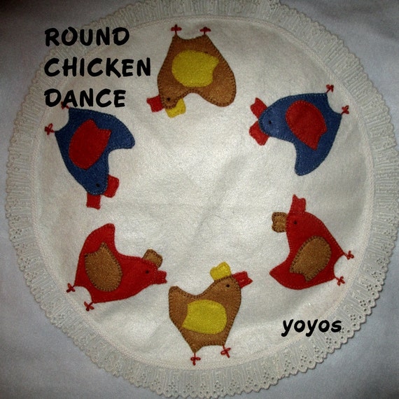 CHICKENS TABLE MAT Round Felt Applique Chickens by CountryYoYos