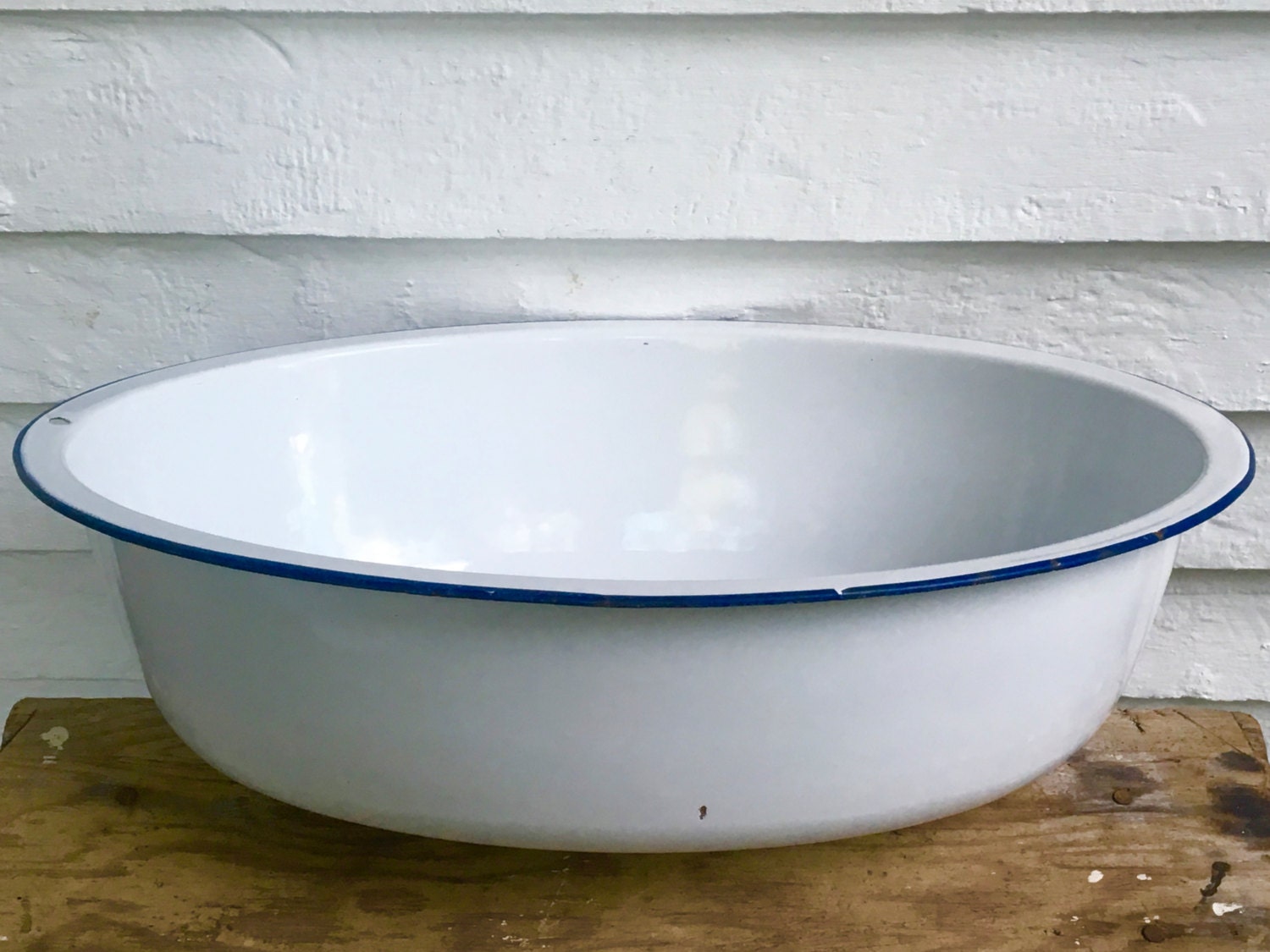 reporcelain tub