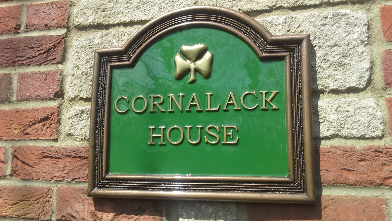 shamrock-ireland-irish-house-name-sign-with-green