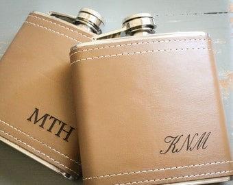 Custom Wedding Flask, Personalized Flask, Genuine Leather Flask, Engraved Flask: Valentine Gift for Him, Groomsmen Bridesmaid Fathers Day