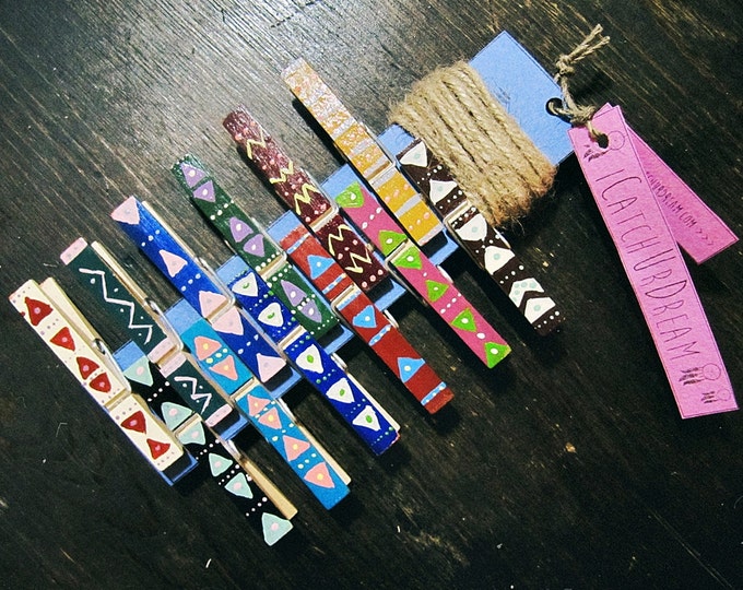 Boho Clothespins Photo Display - Aztec Pattern - Clothespins Photo Frame - Photo Clothesline Kit - Photos Display Kit - Gypsy Nursery Decor