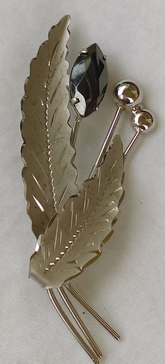Vintage CC Pin brooch sterling silver onyx featuring leaves