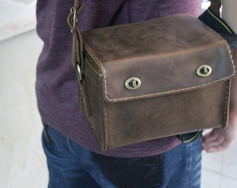 Camera bag,leather messenger bag,Camera Bag Leather,waxed thread, crazy horse leather,handmade.