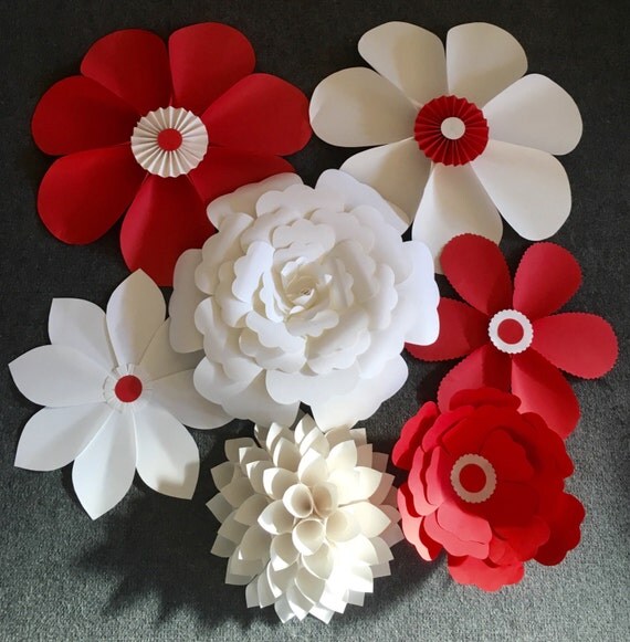 Items similar to Paper flowers on Etsy
