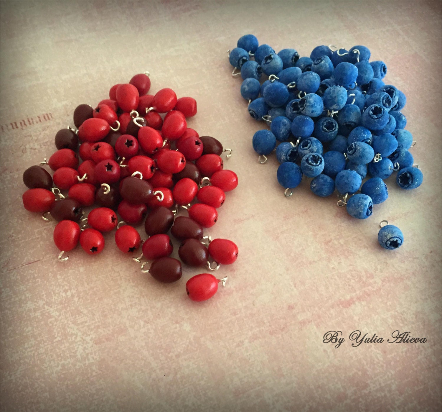 Berry beads beads berry blueberry beads dogwood beads by Amfetrita