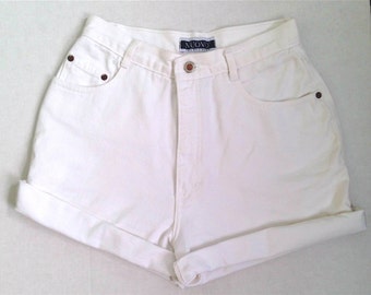 NUOVO White Highwaist Shorts sz 6/8