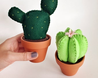 Cactus Felt Sculpture Decor Pin Cushion Handmade Plush Plant Succulent Tabletop Display