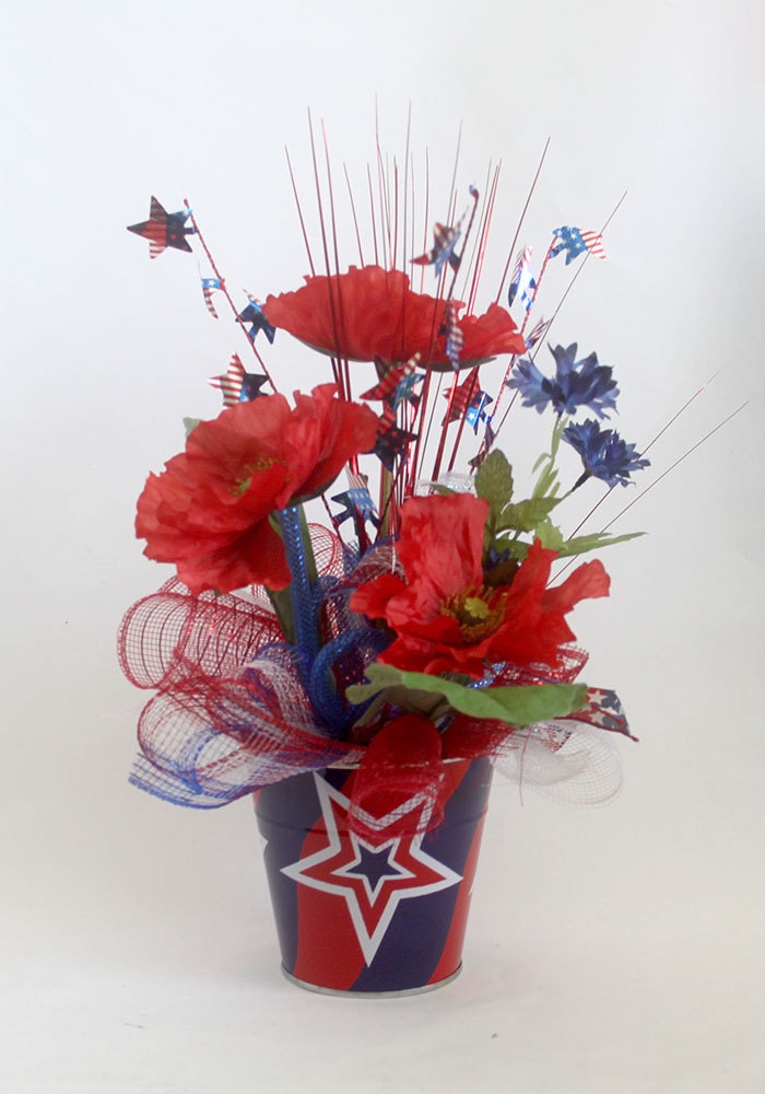 Fourth of July Centerpiece Patriotic floral arrangement by Leopard