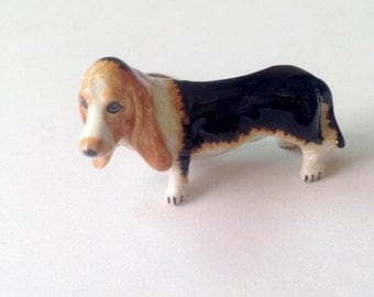 Dog figure, Beagle, Black Brown Ceramic Dog Figure, ceramic figure, animal figure, dog figurine, animal figurine, decoration, decor