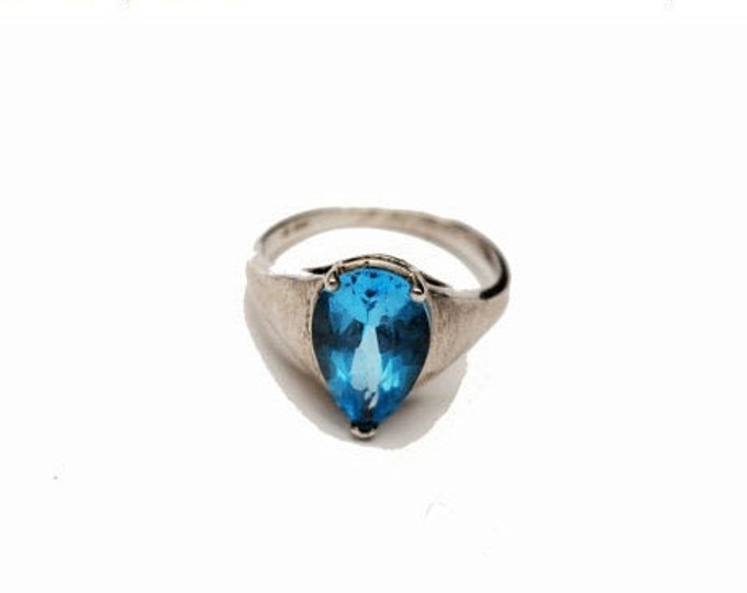 Blue topaz sterling Ring size 9 1/2