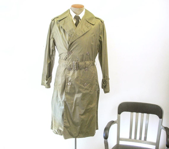 1960s-70s Vintage Mens Military Raincoat von TheNakedManVintage