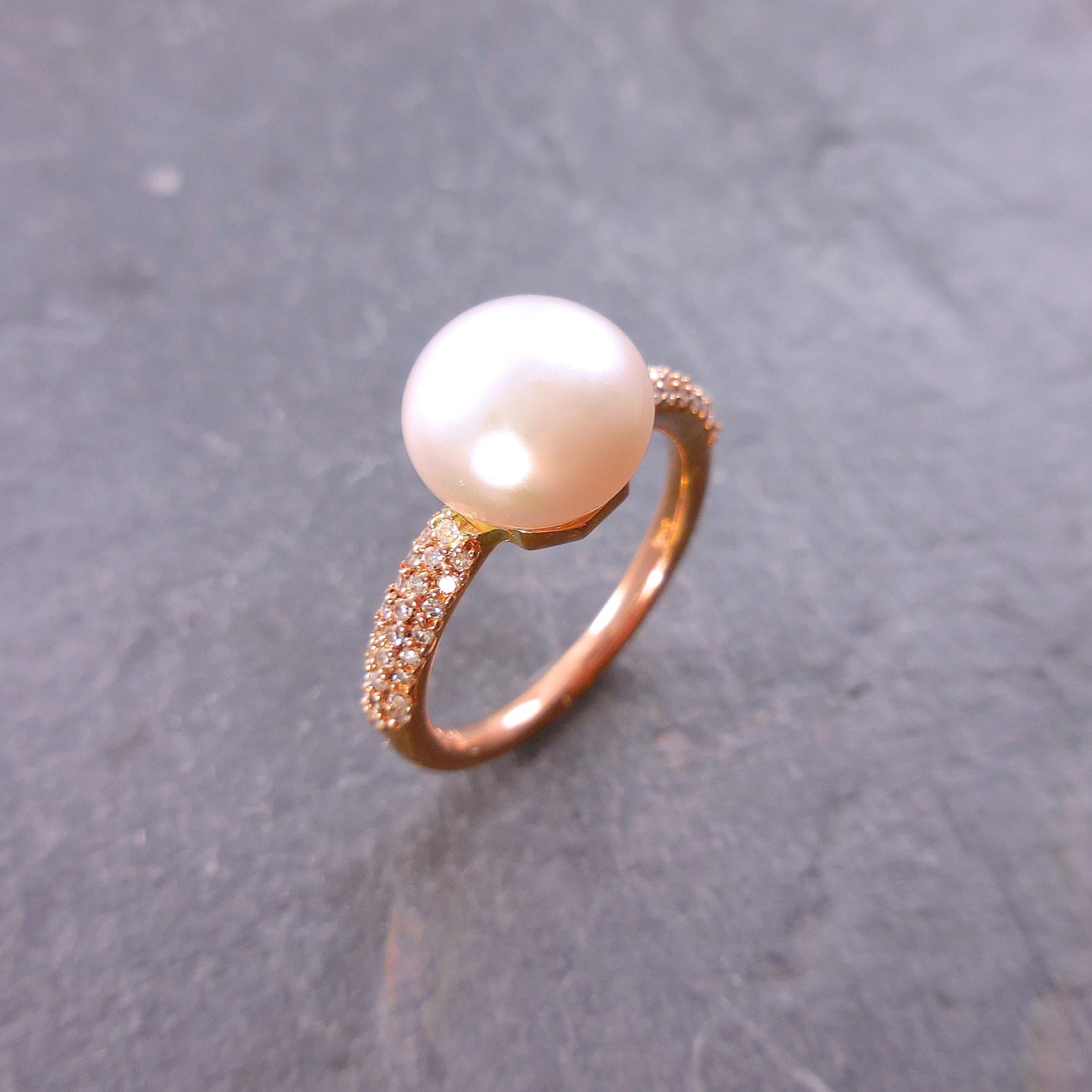 Pearl and Diamond Ring Pink Pearl Rose Gold Diamond Fresh