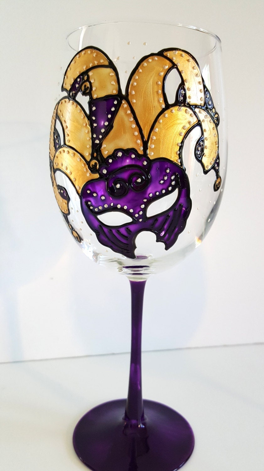 mardi gras mask with glasses