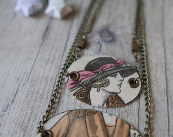 Necklace "reversible" design in recycled paper