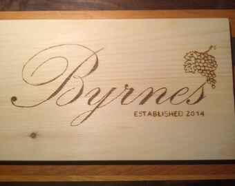 Custom and personalized wood panel, wood burned wine box panel, wall decor, Panneau de bois sur mesure et personnalisé, pyrogravure