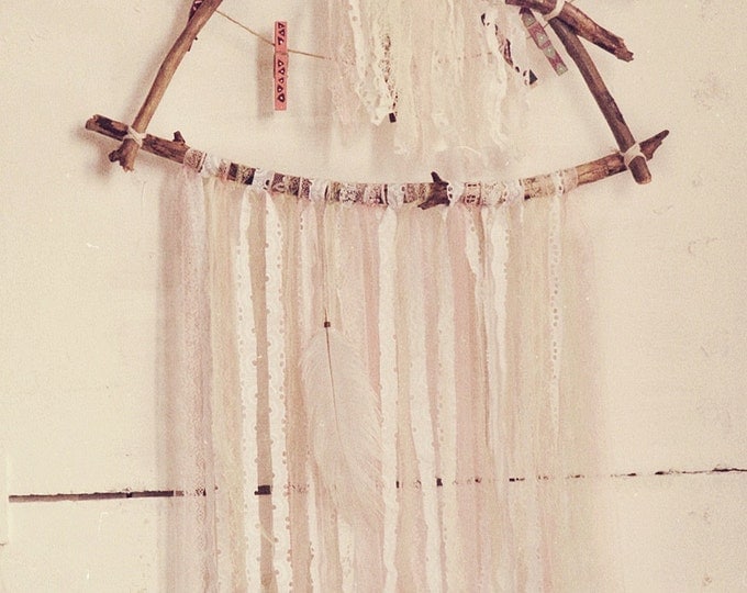 Large Branches Dreamcatcher - Bohemian Wall Hanging - Lace Dream Catcher - Boho Bedroom - Nursery Decor - Driftwood Branches - Gypsy Decor