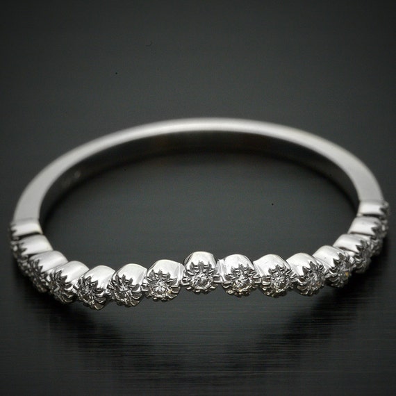 14kt Gold Curved Band main image 0