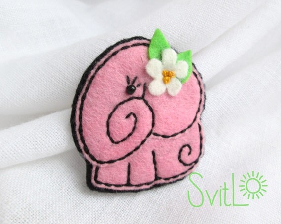 Light Pink Felt Brooch. Little Elephant.Hand embroidery. Felt Art. Cute Gift. Little Pin. Gift for Twins.