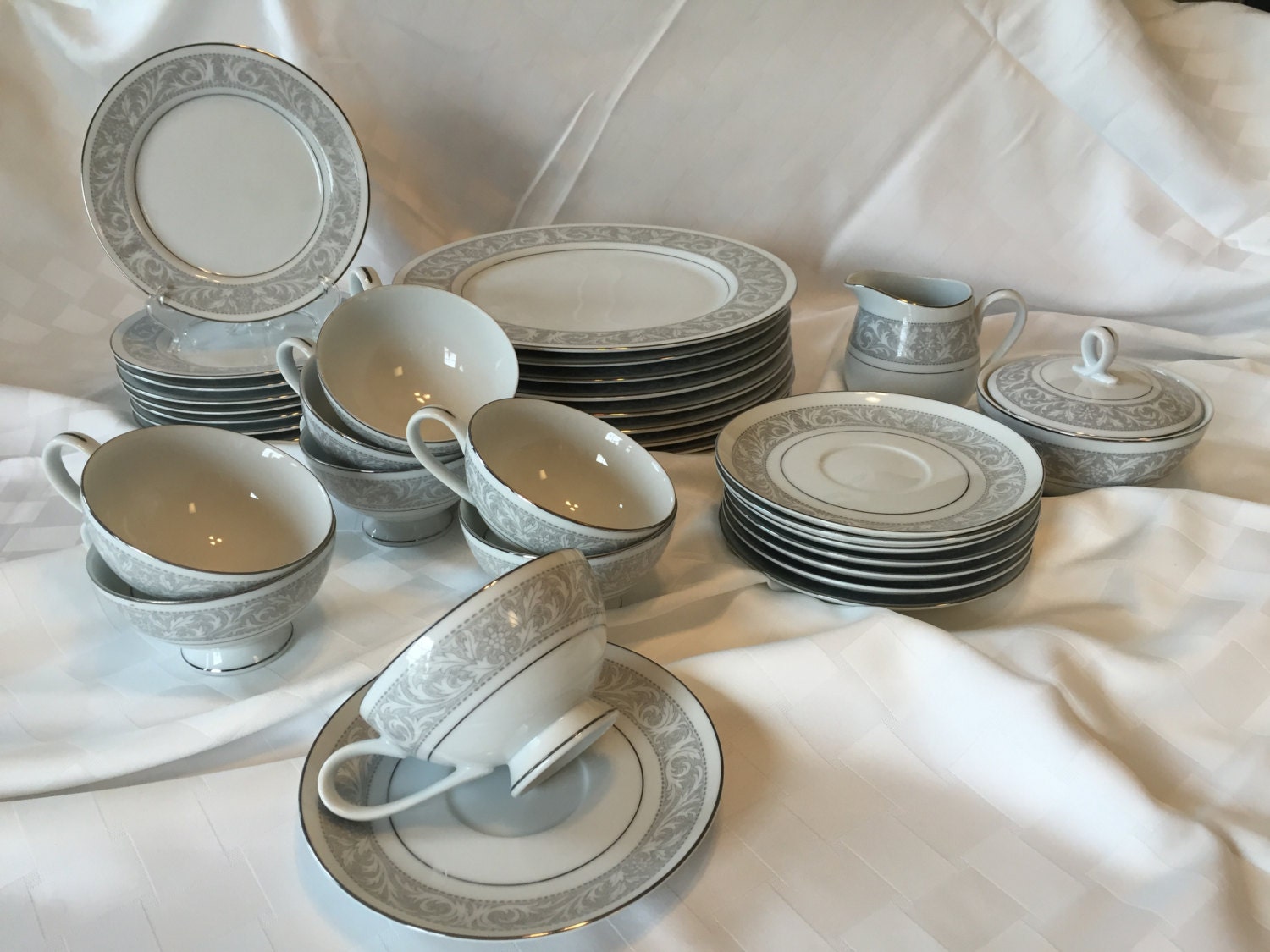 W. Dalton Imperial China Whitney China Set for 8