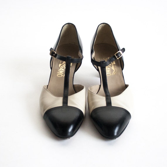 Ferragamo TStrap Two Tone Kitten Heels SZ 8.5 AA